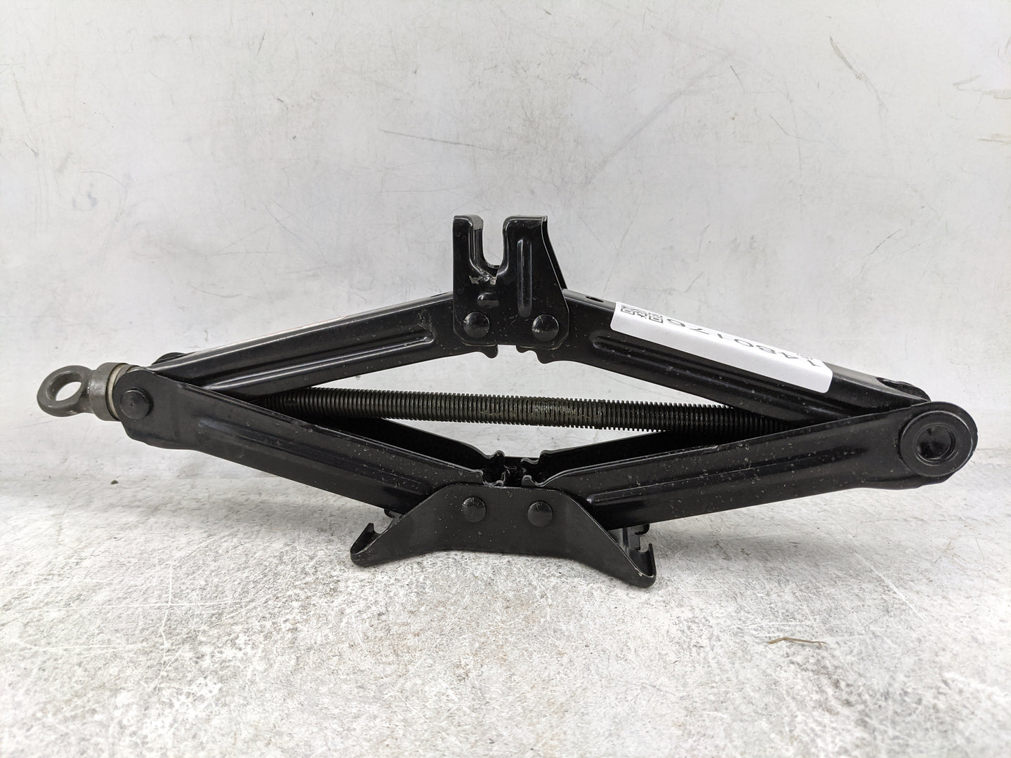 2015 Scion Xb Spare Scissor Car Jack Black 1480176 - Oemusedautoparts1.com