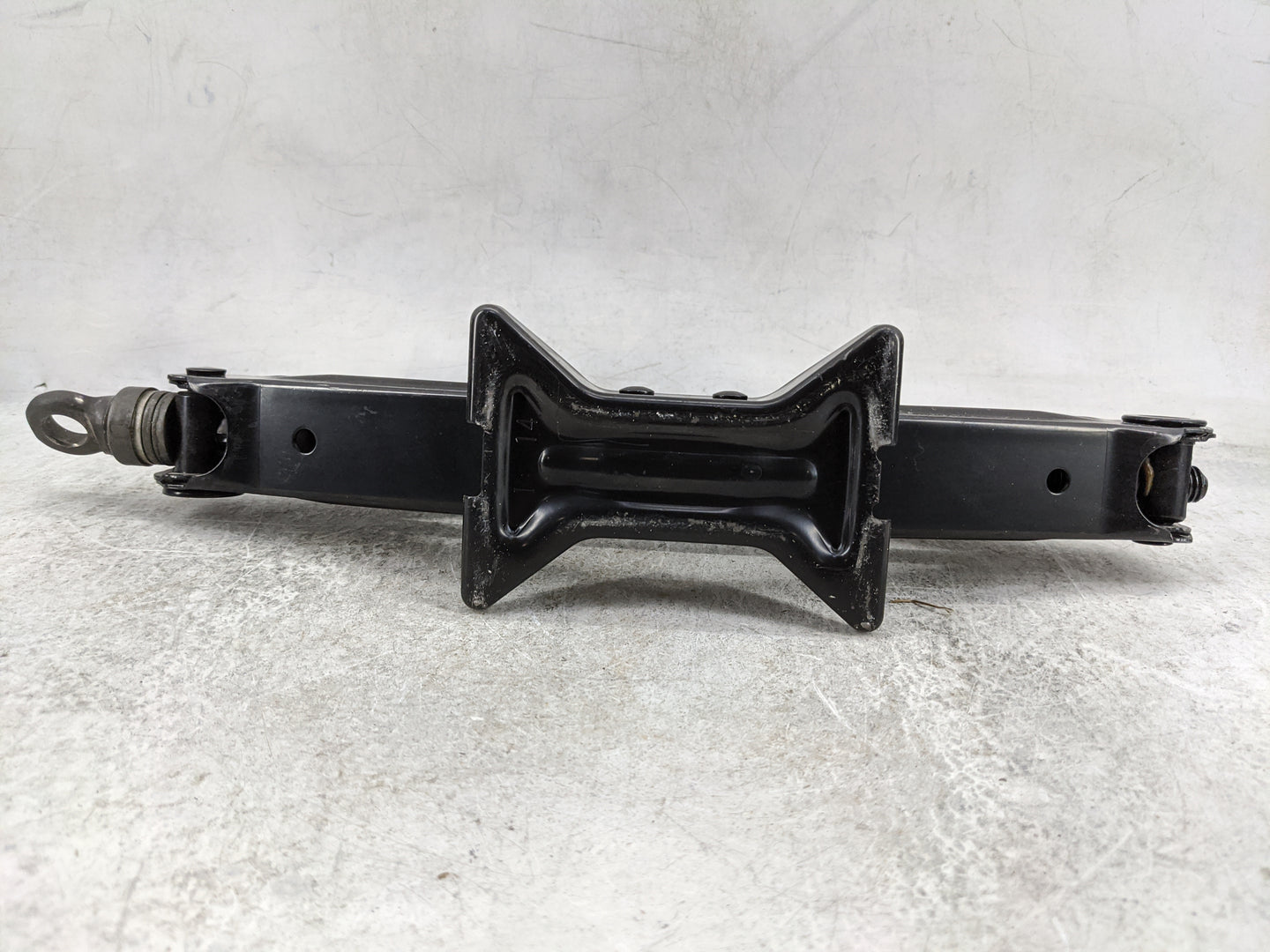 2015 Scion Xb Spare Scissor Car Jack Black 1480176 - Oemusedautoparts1.com