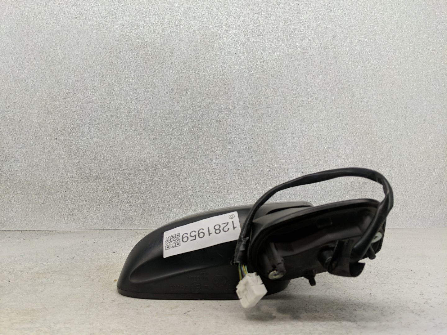 2015 Subaru Forester Passenger Side View Mirror - Right Door Mirror OEM Used - Oemusedautoparts1.com