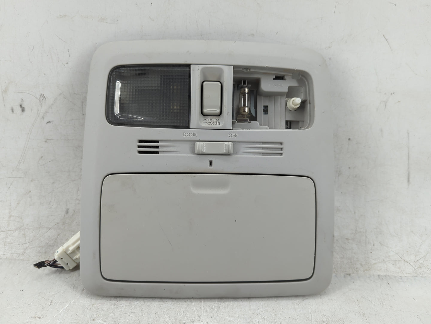 2010-2015 Subaru Forester Overhead Roof Console 1388861 - Oemusedautoparts1.com