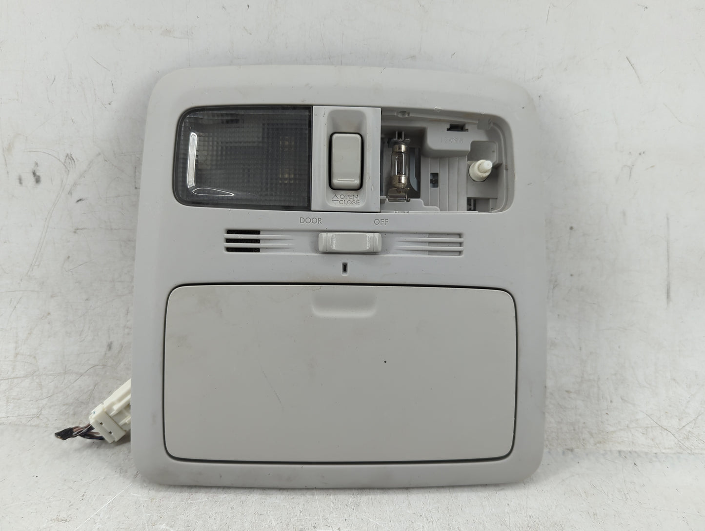 2010-2015 Subaru Forester Overhead Roof Console 1388861 - Oemusedautoparts1.com