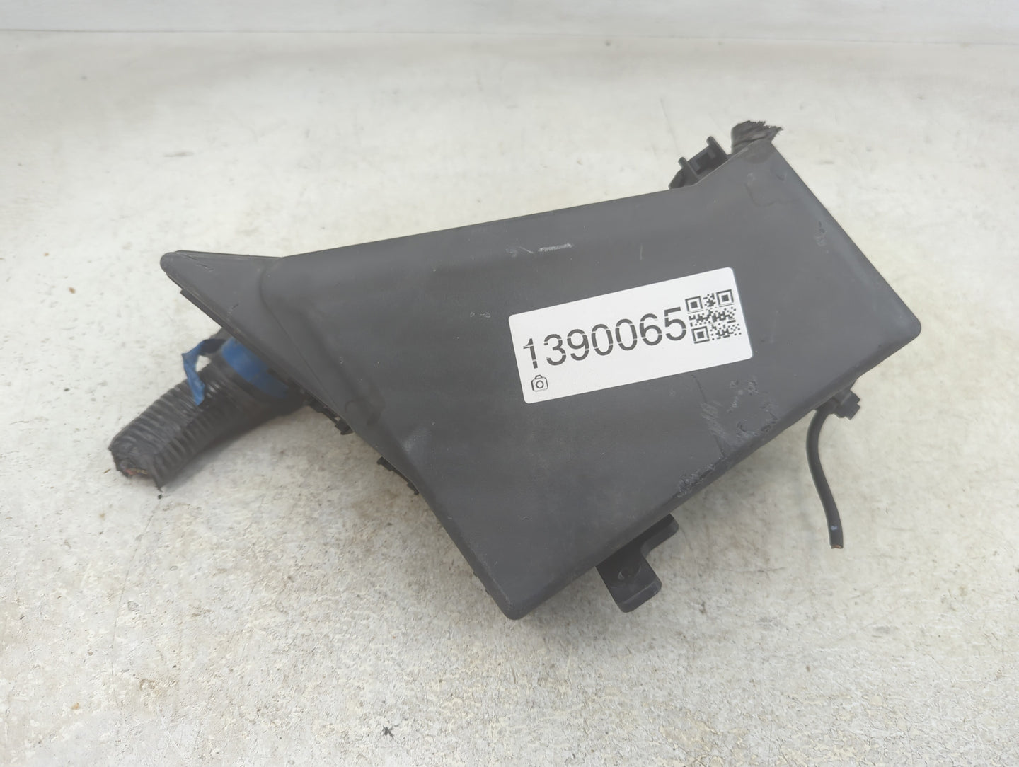 2014-2015 Subaru Forester Fusebox Fuse Box Panel Relay Module P/N:MB502000B Fits Fits 2014 2015 OEM Used Auto Parts - Oemuse