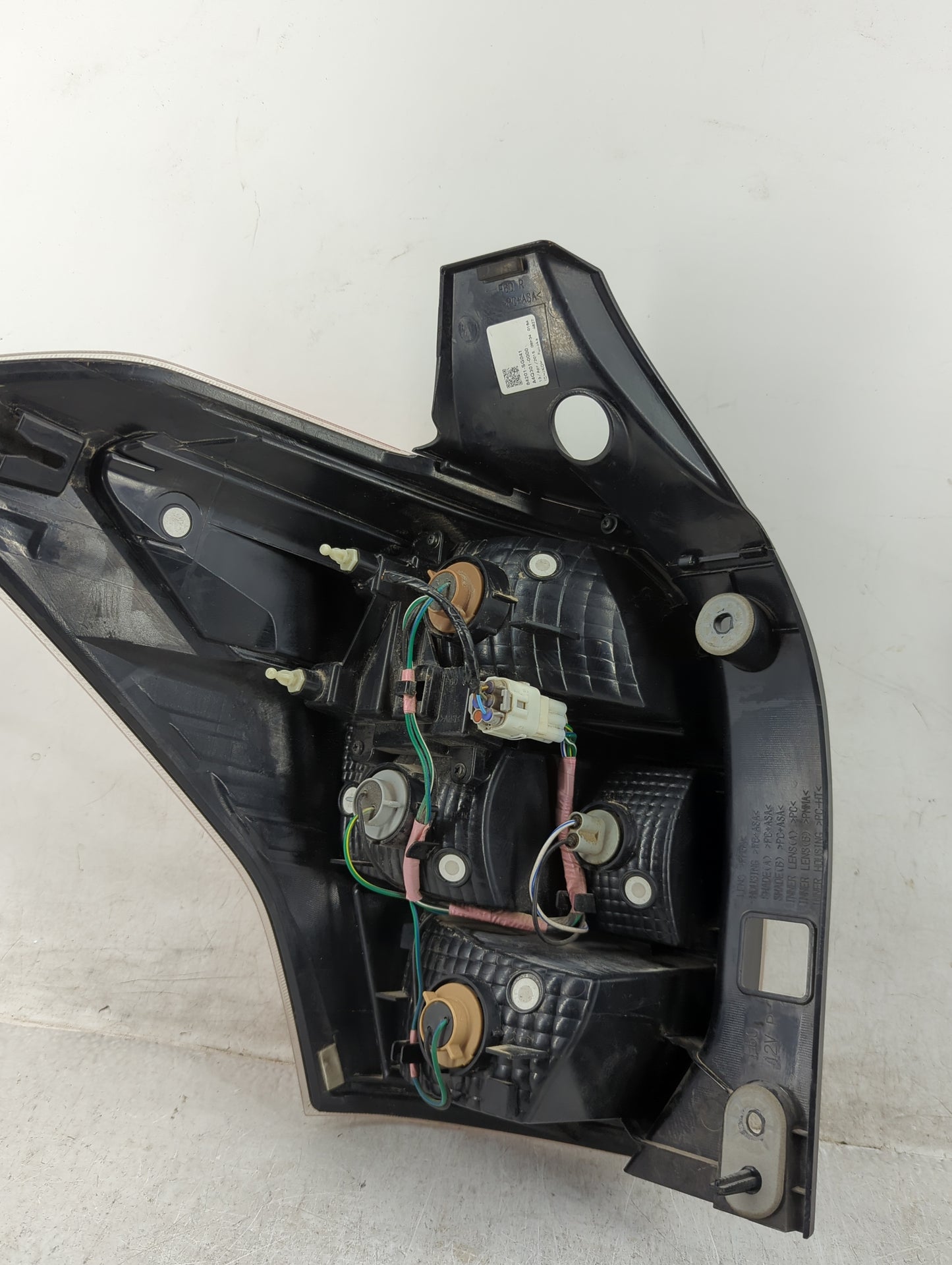 2015 Subaru Forester Tail Light Assembly Passenger Right OEM P/N:84201-SG041 A4Q301-0000 Fits OEM Used Auto Parts - Oemuseda