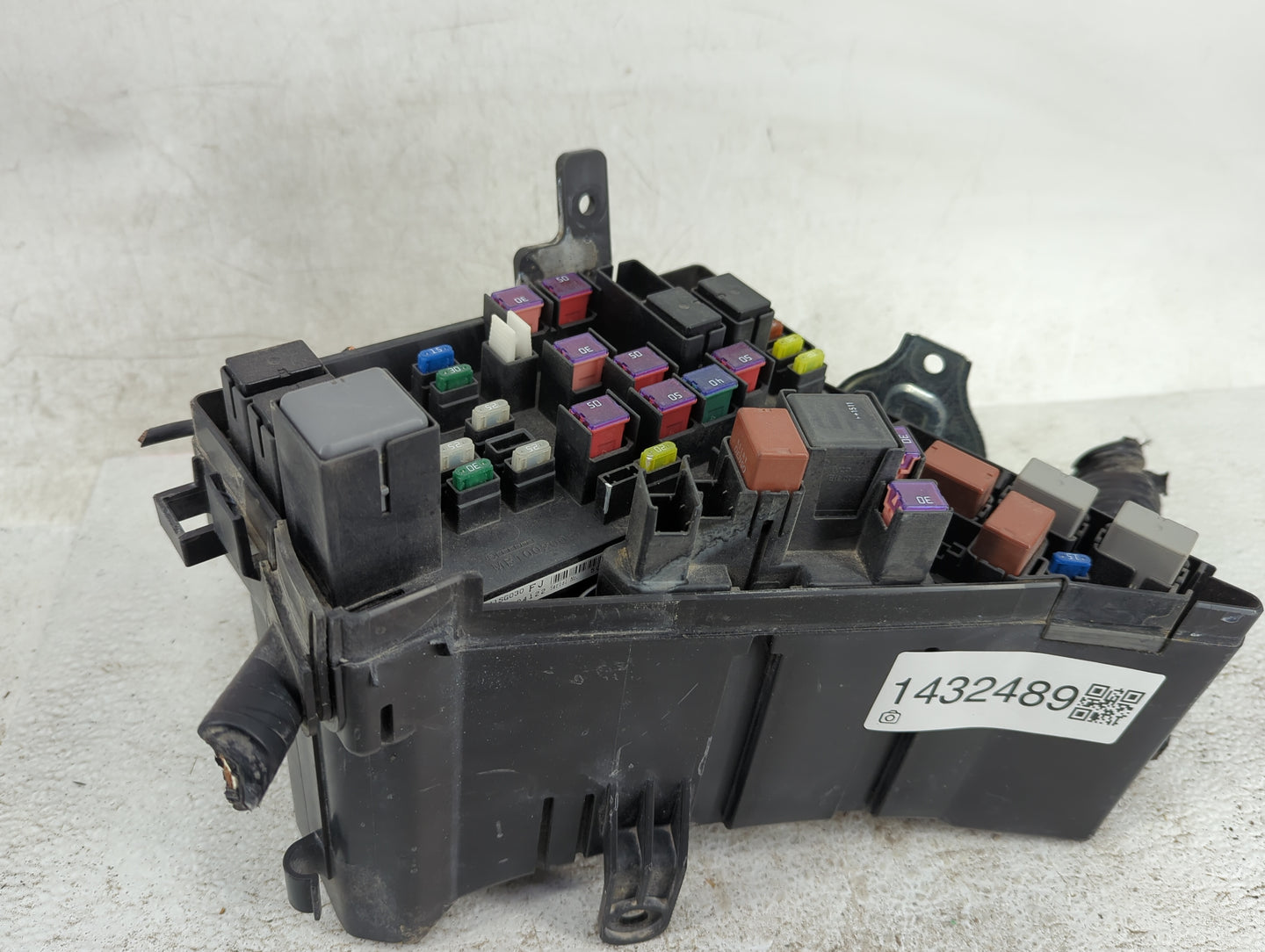 2014-2015 Subaru Forester Fusebox Fuse Box Panel Relay Module P/N:MB100200B Fits Fits 2014 2015 OEM Used Auto Parts - Oemuse