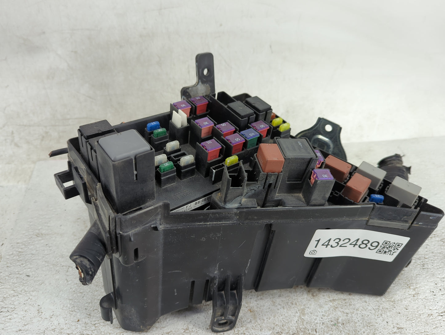 2014-2015 Subaru Forester Fusebox Fuse Box Panel Relay Module P/N:MB100200B Fits Fits 2014 2015 OEM Used Auto Parts - Oemuse