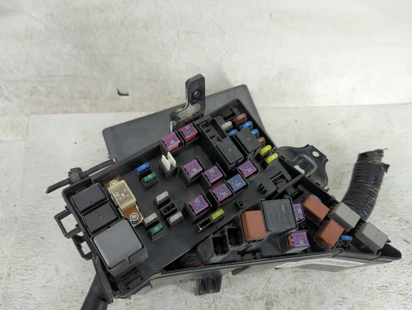 2014-2015 Subaru Forester Fusebox Fuse Box Panel Relay Module P/N:MB100200B Fits Fits 2014 2015 OEM Used Auto Parts - Oemuse