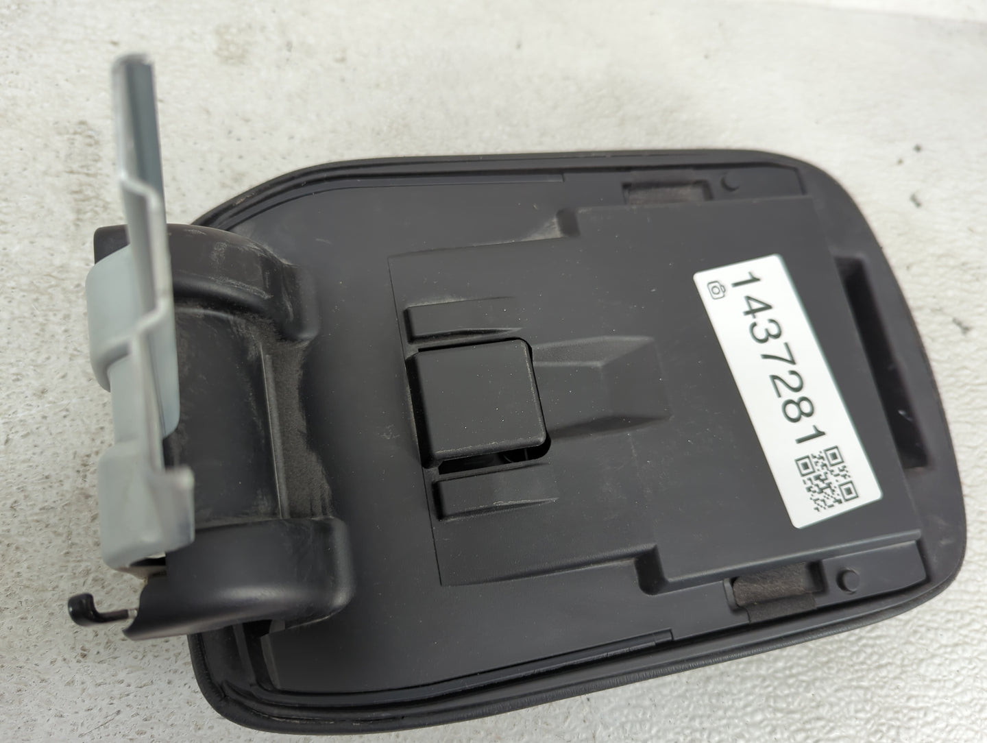 2015 Subaru Forester Center Console Armrest Cover Lid Fits OEM Used Auto Parts - Oemusedautoparts1.com