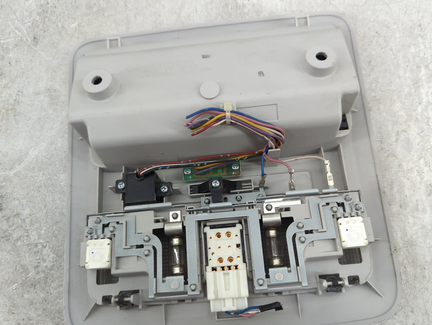 2015 Subaru Forester Overhead Roof Console - Oemusedautoparts1.com