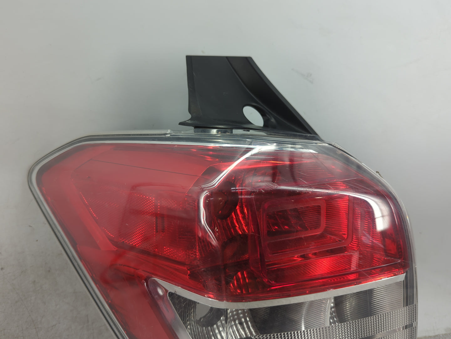 2015 Subaru Forester Tail Light Assembly Driver Left OEM P/N:84201-SG050 Fits OEM Used Auto Parts - Oemusedautoparts1.com