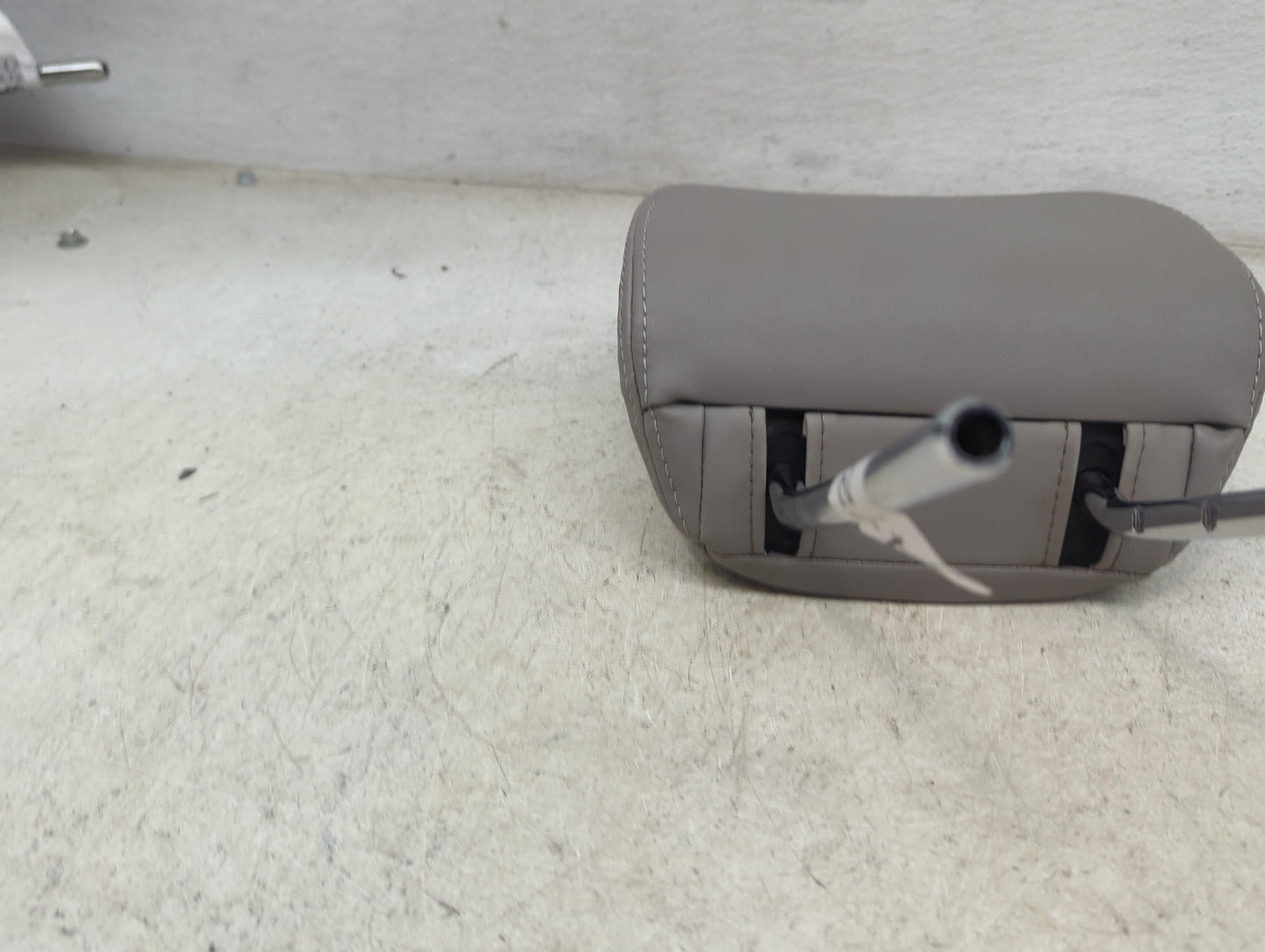 2015 Subaru Forester Headrest Head Rest Front Driver Seat Gray - Oemusedautoparts1.com