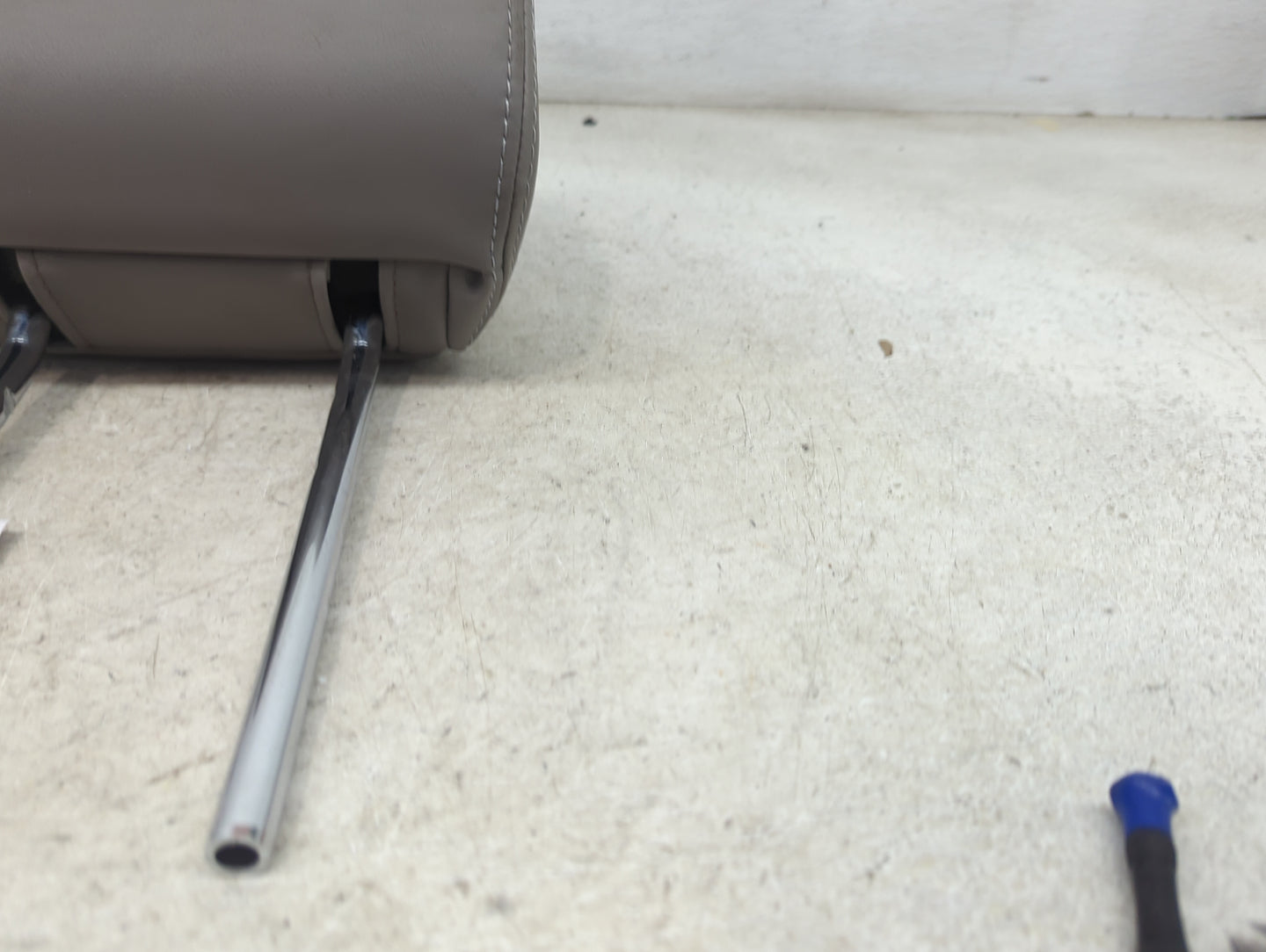 2015 Subaru Forester Headrest Head Rest Front Driver Passenger Seat Fits OEM Used Auto Parts - Oemusedautoparts1.com
