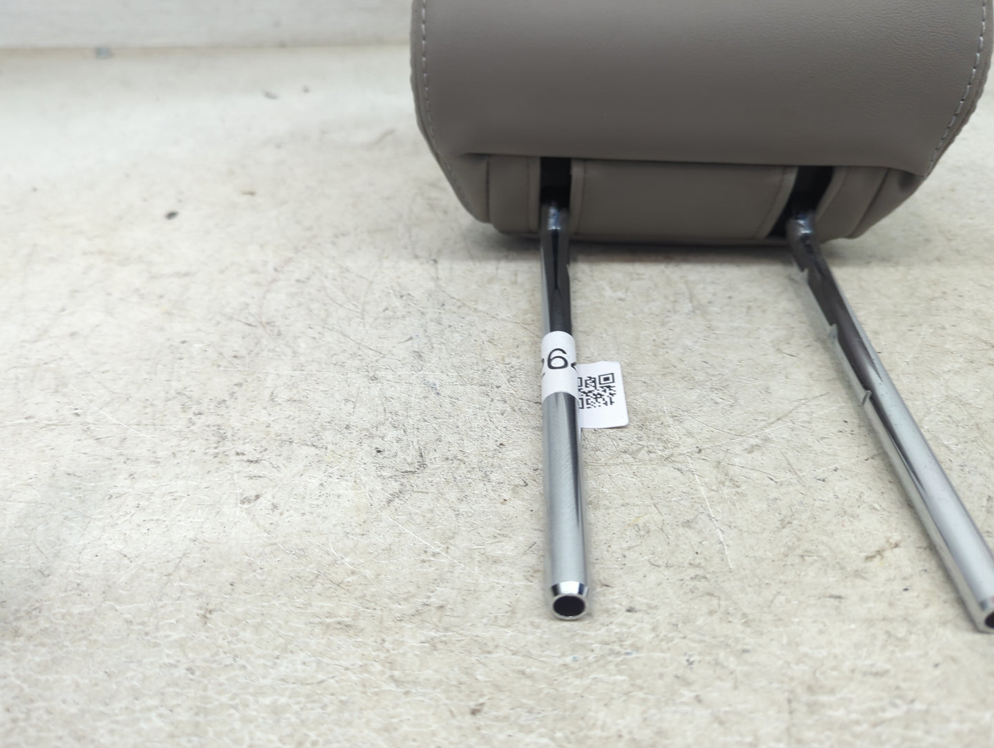 2015 Subaru Forester Headrest Head Rest Front Driver Passenger Seat Fits OEM Used Auto Parts - Oemusedautoparts1.com