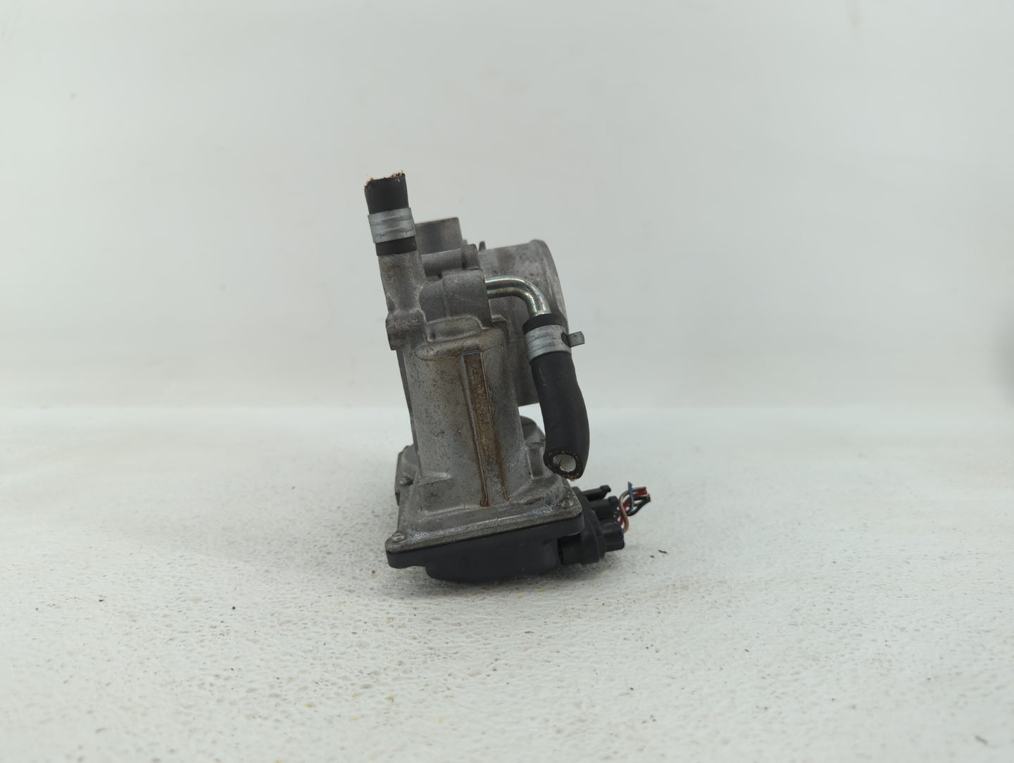 2011-2017 Subaru Forester Throttle Body P/N:16112AA380 Fits Fits 2011 2012 2013 2014 2015 2016 2017 OEM Used Auto Parts - Oe