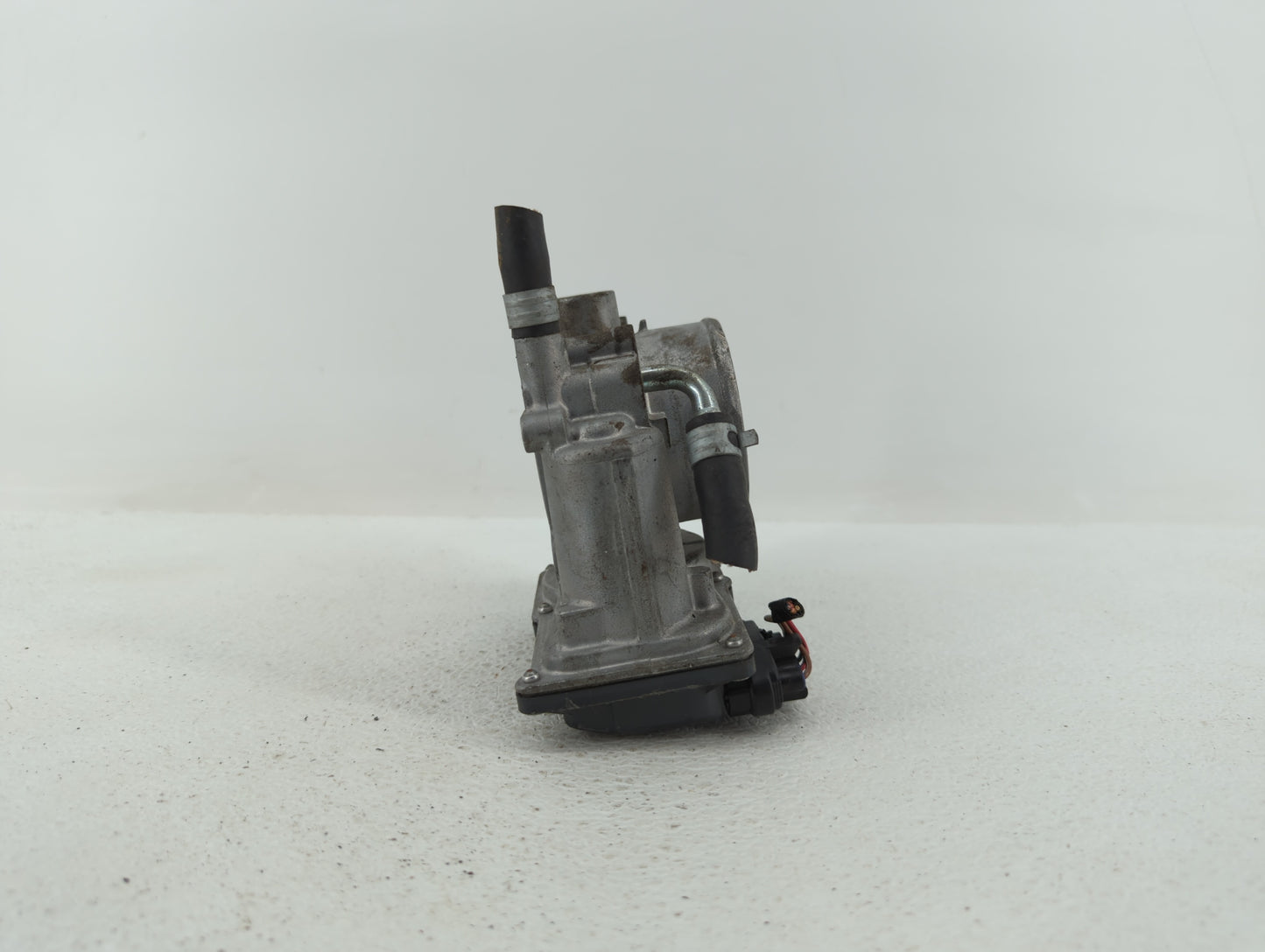 2011-2017 Subaru Forester Throttle Body P/N:16112AA380 Fits Fits 2011 2012 2013 2014 2015 2016 2017 OEM Used Auto Parts - Oe