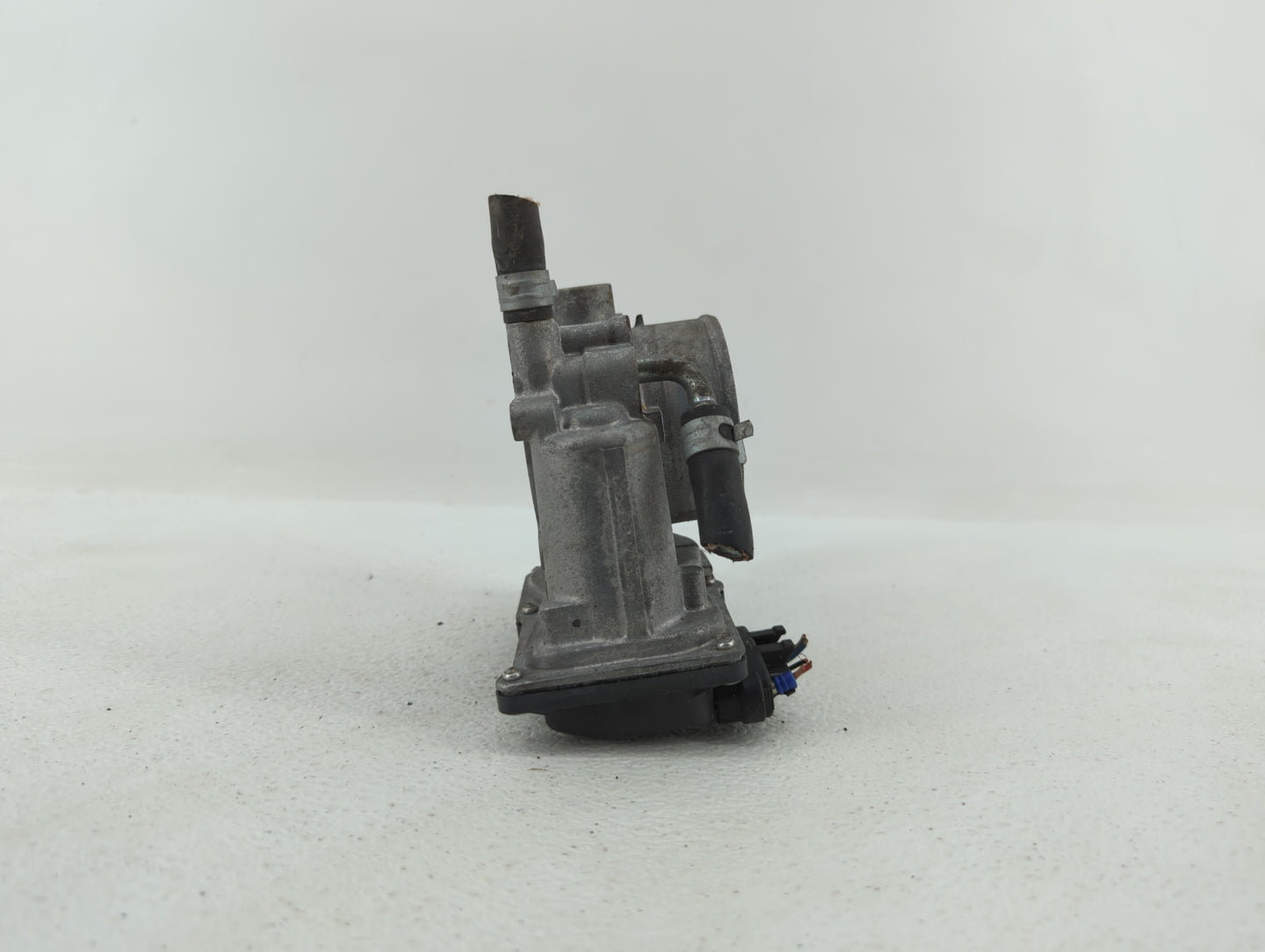 2011-2017 Subaru Forester Throttle Body P/N:16112AA380 Fits Fits 2011 2012 2013 2014 2015 2016 2017 OEM Used Auto Parts - Oe