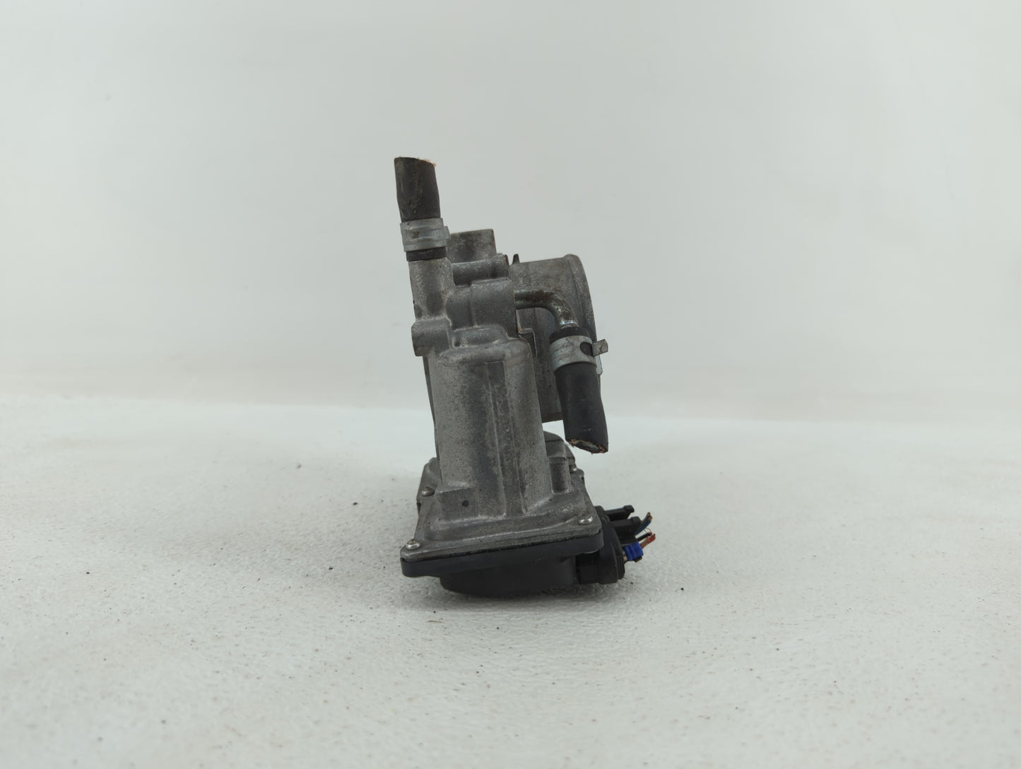 2011-2017 Subaru Forester Throttle Body P/N:16112AA380 Fits Fits 2011 2012 2013 2014 2015 2016 2017 OEM Used Auto Parts - Oe