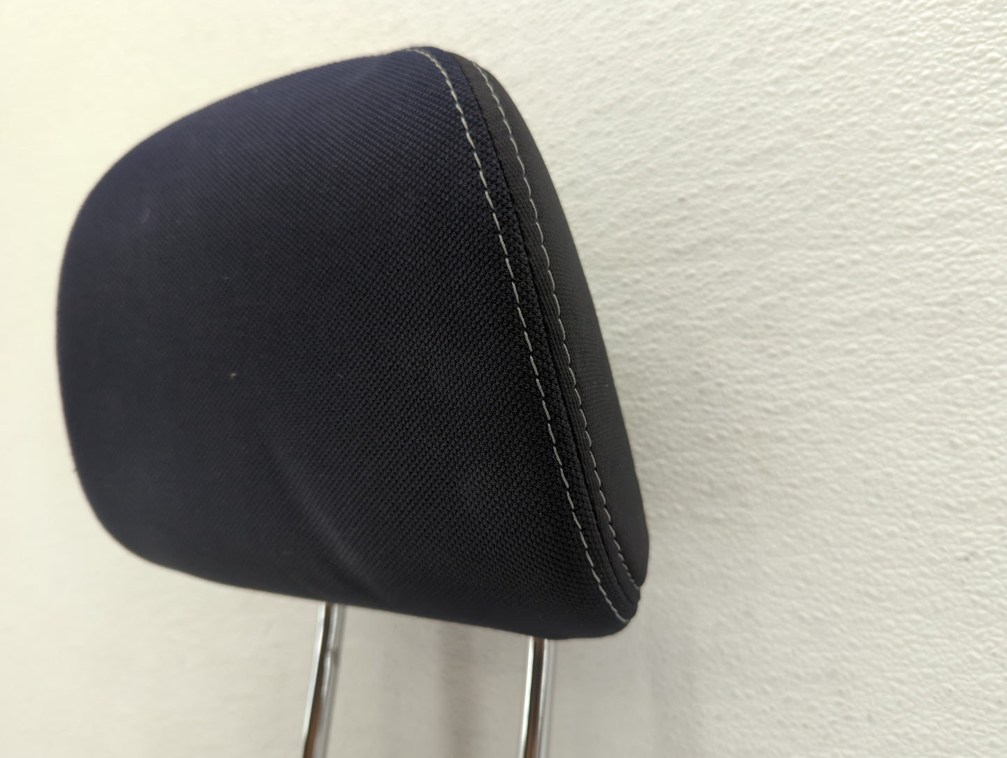 2015 Subaru Forester Headrest Head Rest Front Driver Passenger Seat Black - Oemusedautoparts1.com