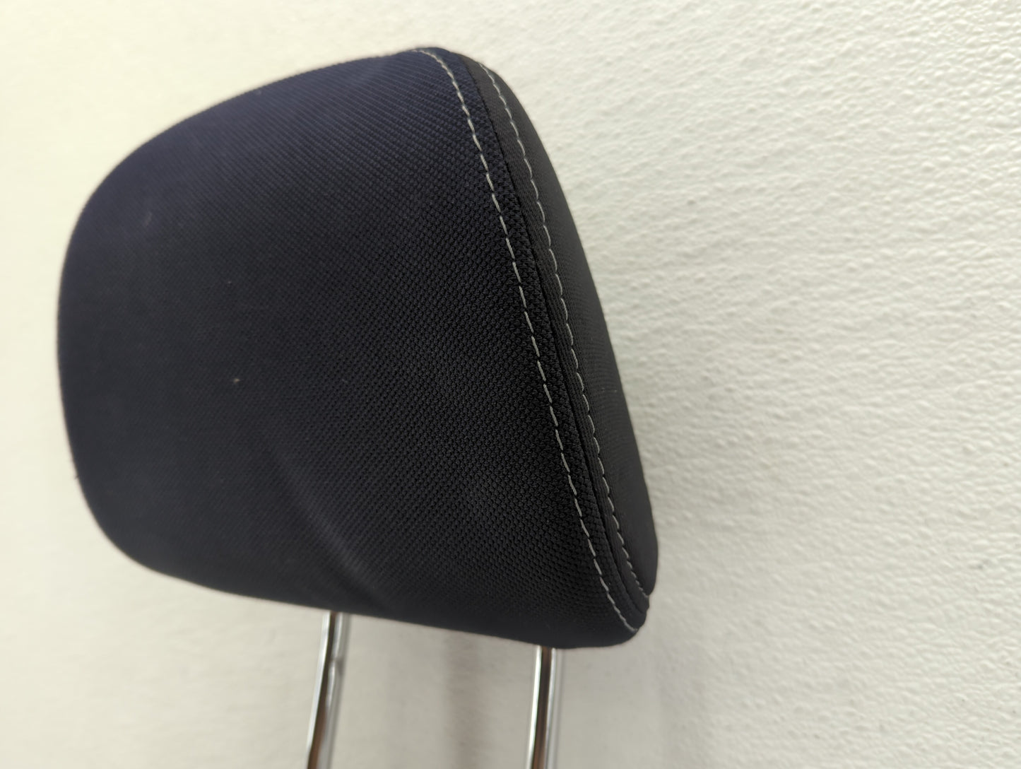 2015 Subaru Forester Headrest Head Rest Front Driver Passenger Seat Black - Oemusedautoparts1.com