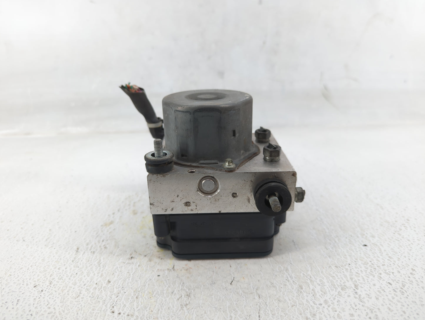 2014-2015 Subaru Forester ABS Pump Control Module Replacement P/N:27536SG000 Fits Fits 2014 2015 OEM Used Auto Parts - Oemus