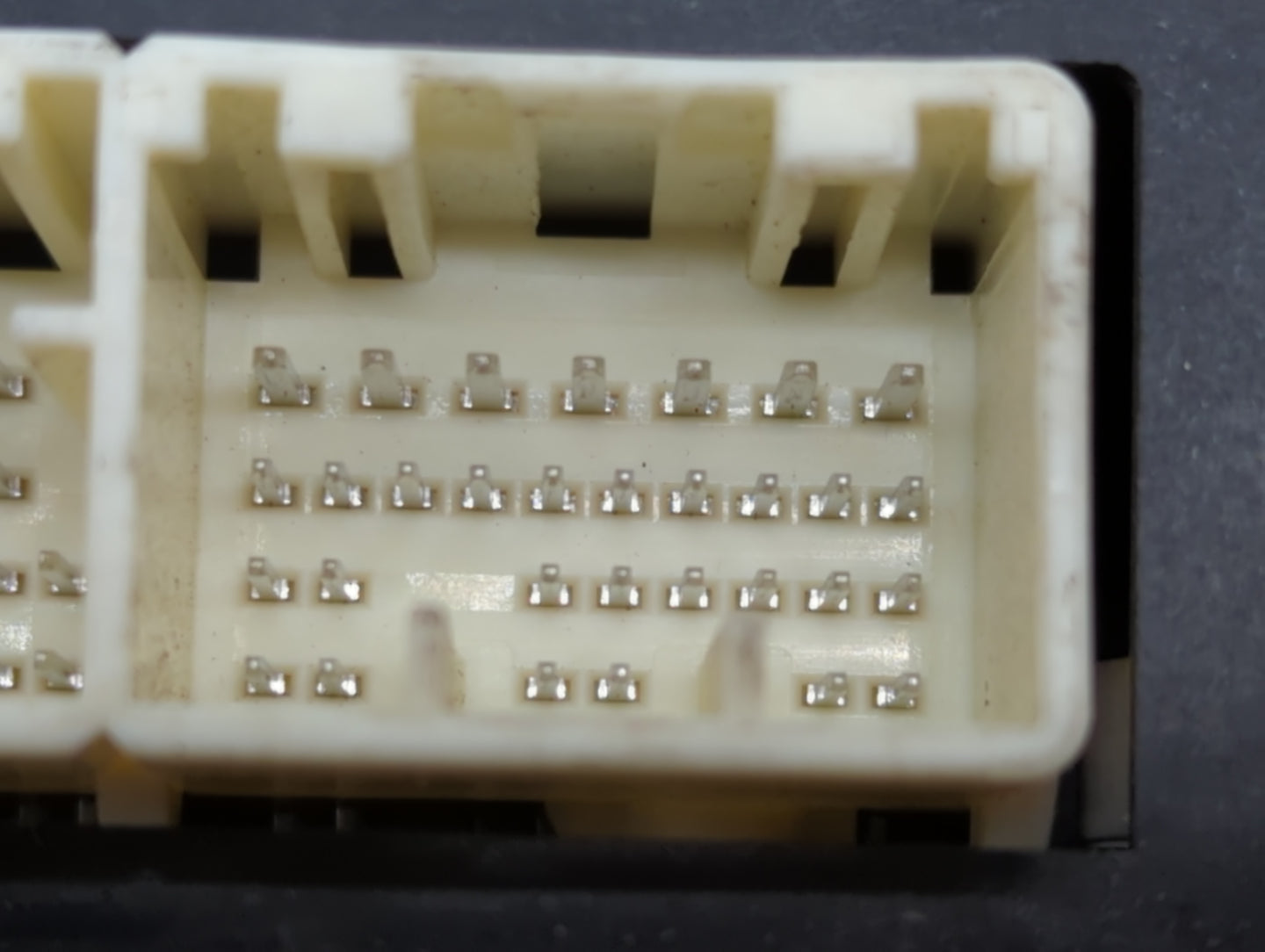 2015-2016 Subaru Forester PCM Engine Control Computer ECU ECM PCU OEM P/N:22765AG751 22765AG752 Fits Fits 2015 2016 OEM Used