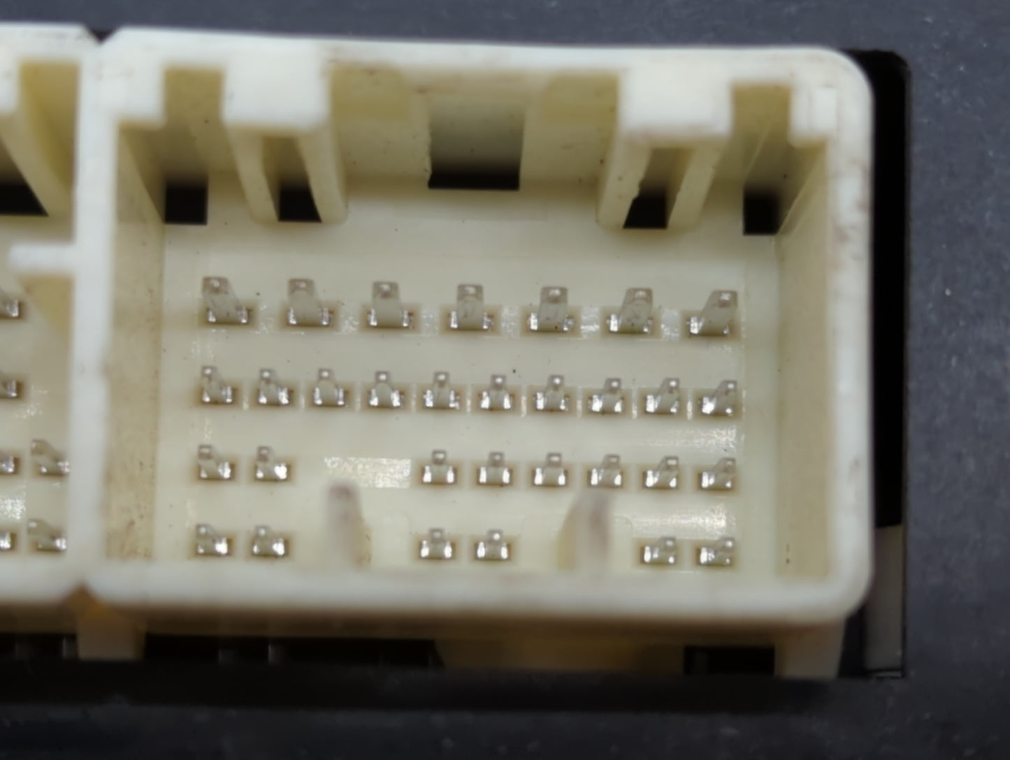 2015-2016 Subaru Forester PCM Engine Control Computer ECU ECM PCU OEM P/N:22765AG751 22765AG752 Fits Fits 2015 2016 OEM Used
