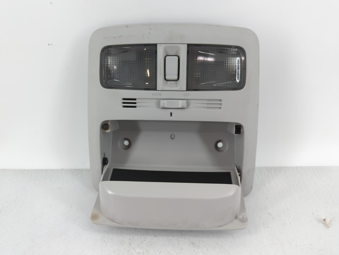 2010-2015 Subaru Forester Overhead Roof Console 623728 - Oemusedautoparts1.com