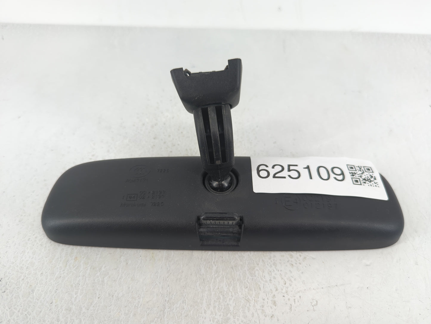 2015 Subaru Forester Interior Rear View Mirror Replacement OEM P/N:E4022197 Fits OEM Used Auto Parts - Oemusedautoparts1.com