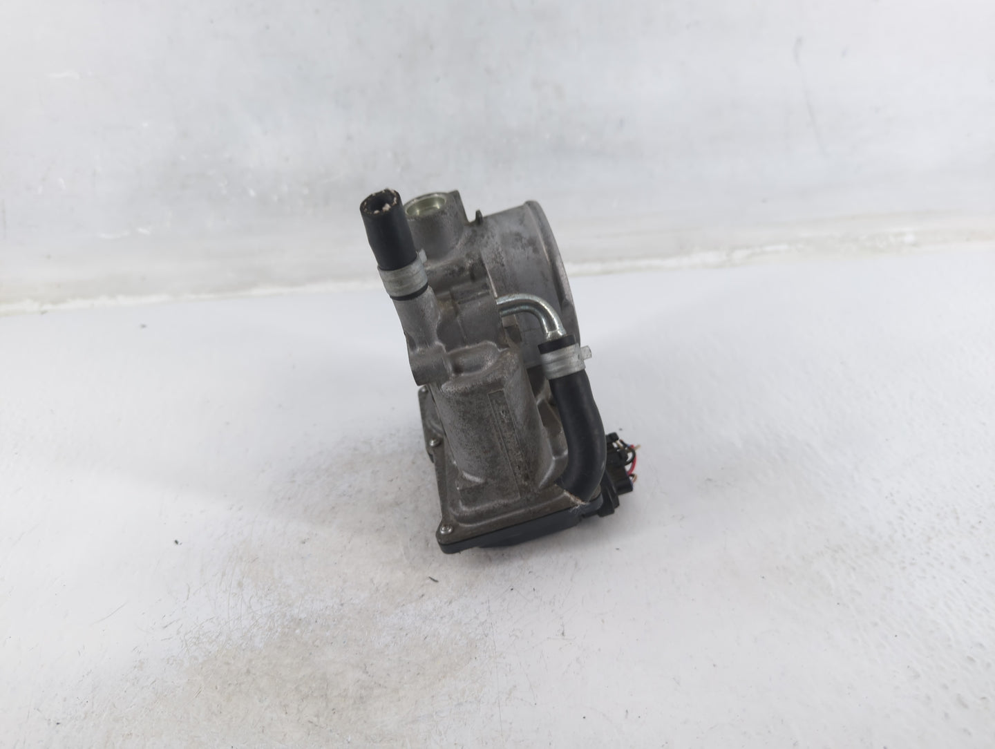 2011-2018 Subaru Forester Throttle Body P/N:16112AA380 Fits Fits 2011 2012 2013 2014 2015 2016 2017 2018 OEM Used Auto Parts