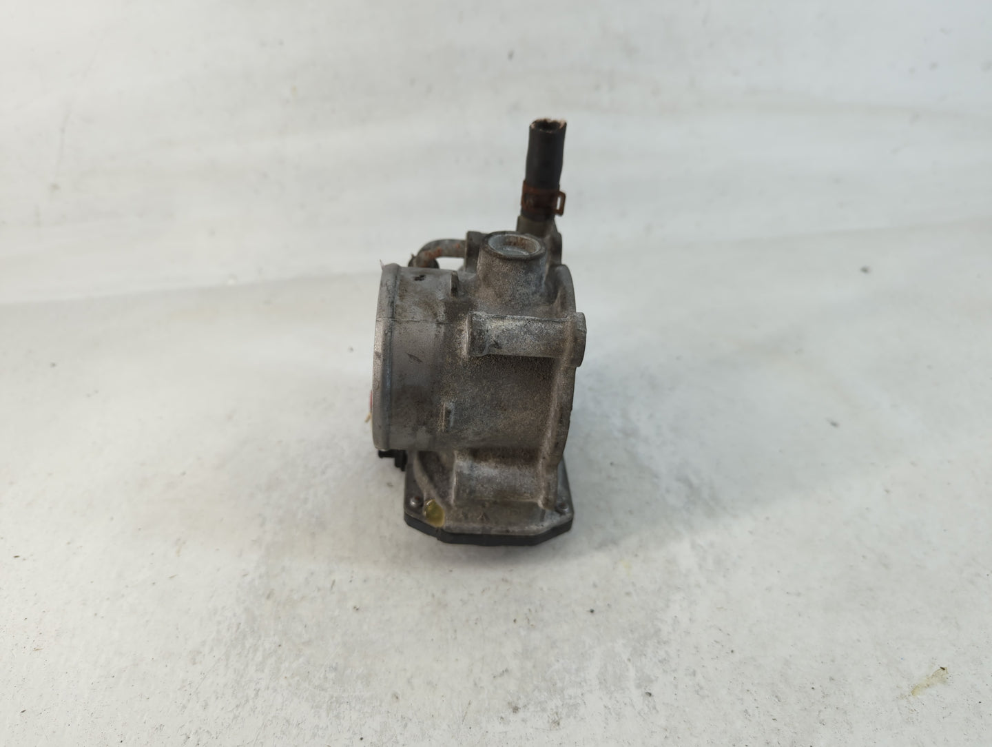 2011-2018 Subaru Forester Throttle Body P/N:16112AA380 Fits Fits 2011 2012 2013 2014 2015 2016 2017 2018 OEM Used Auto Parts