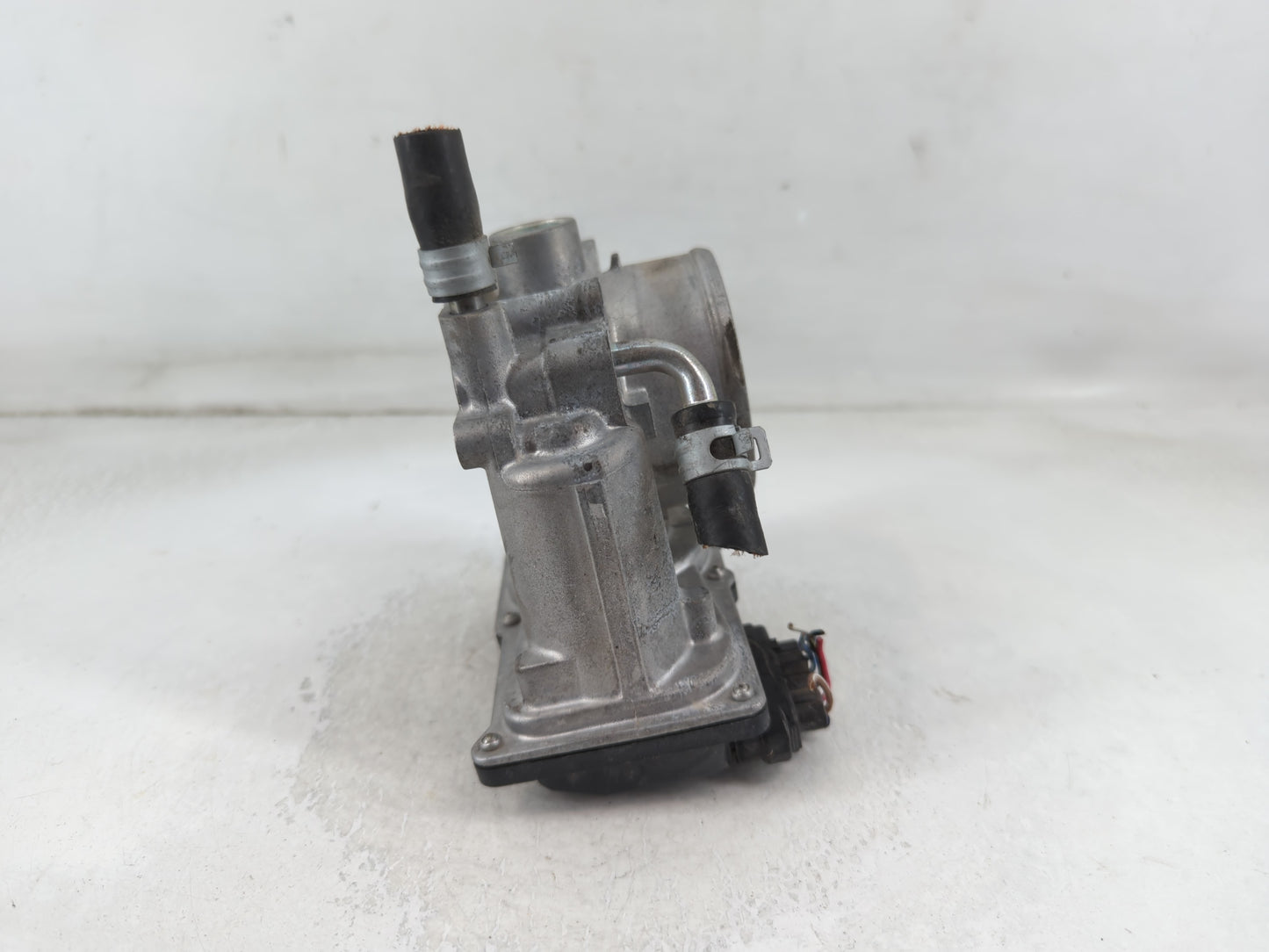 2011-2018 Subaru Forester Throttle Body P/N:16112AA380 Fits Fits 2011 2012 2013 2014 2015 2016 2017 2018 OEM Used Auto Parts