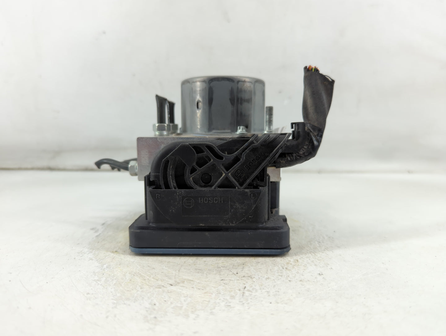 2014-2015 Subaru Forester ABS Pump Control Module Replacement P/N:27536SG000 Fits Fits 2014 2015 OEM Used Auto Parts - Oemus