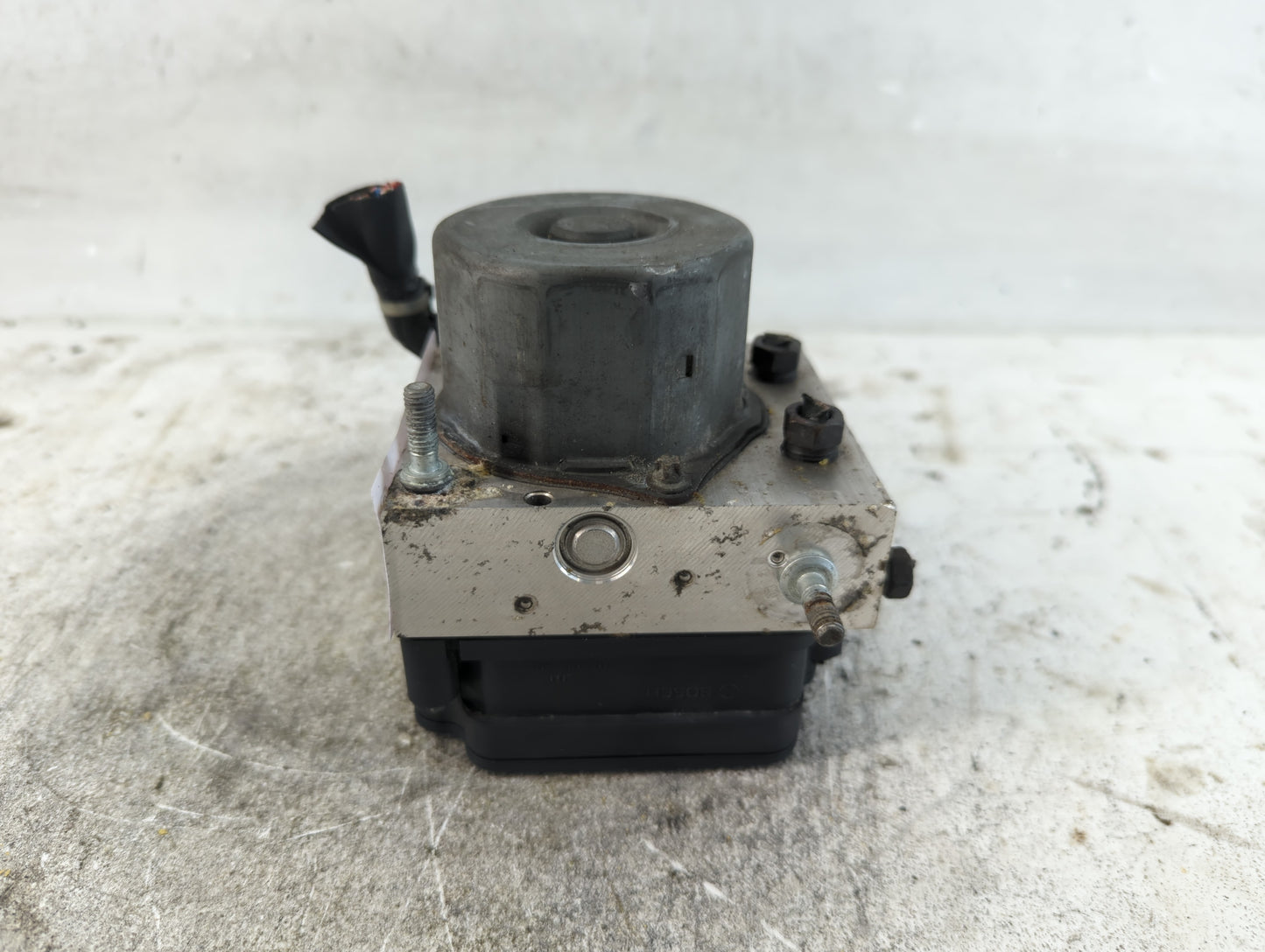 2014-2015 Subaru Forester ABS Pump Control Module Replacement P/N:27536SG080 Fits Fits 2014 2015 OEM Used Auto Parts - Oemus