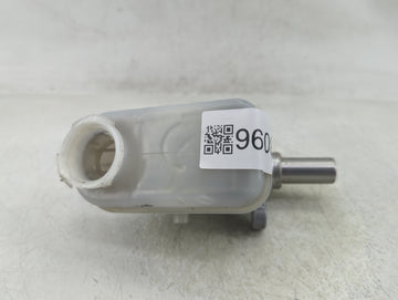 2015-2016 Subaru Impreza Brake Master Cylinder 1383096 - Oemusedautoparts1.com