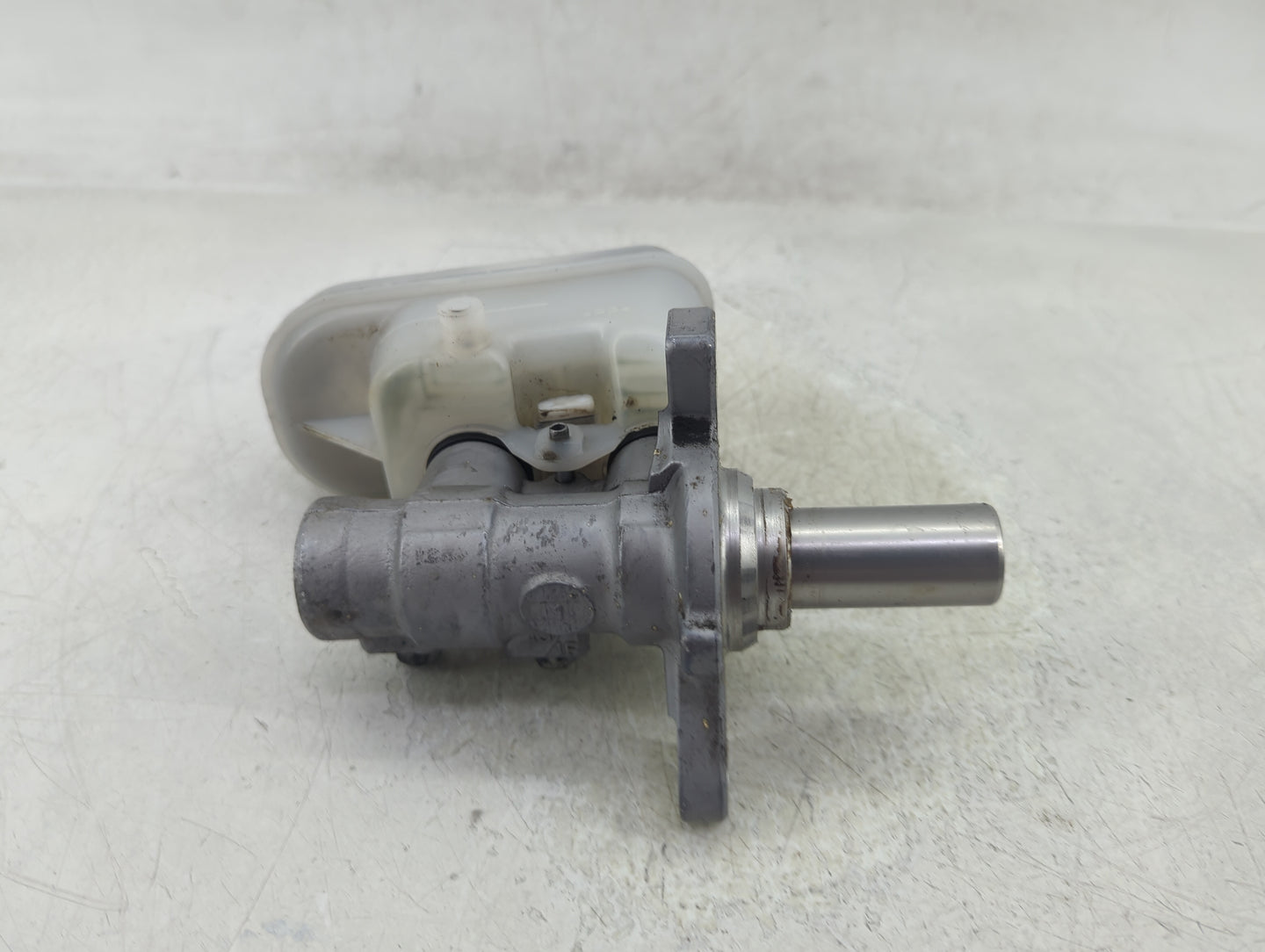 2015-2016 Subaru Impreza Brake Master Cylinder 1383096 - Oemusedautoparts1.com