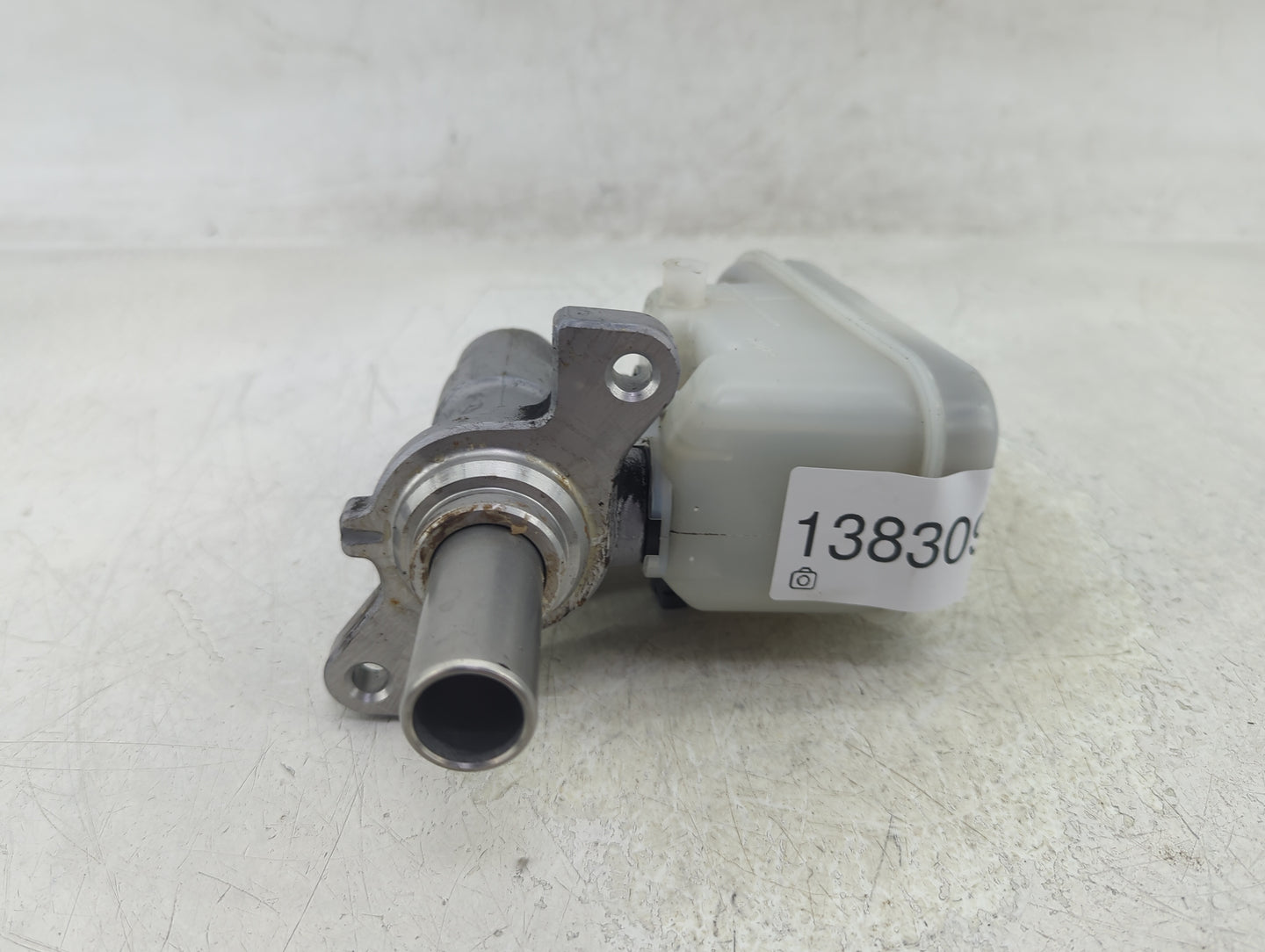 2015-2016 Subaru Impreza Brake Master Cylinder 1383096 - Oemusedautoparts1.com