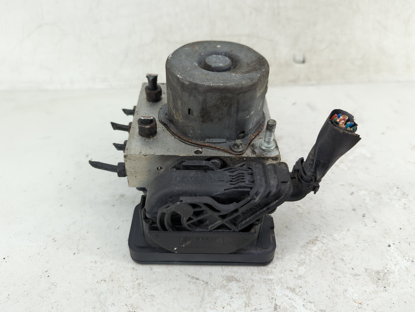 2015 Subaru Impreza ABS Pump Control Module Replacement P/N:2265106452 0265956212 Fits OEM Used Auto Parts - Oemusedautopart