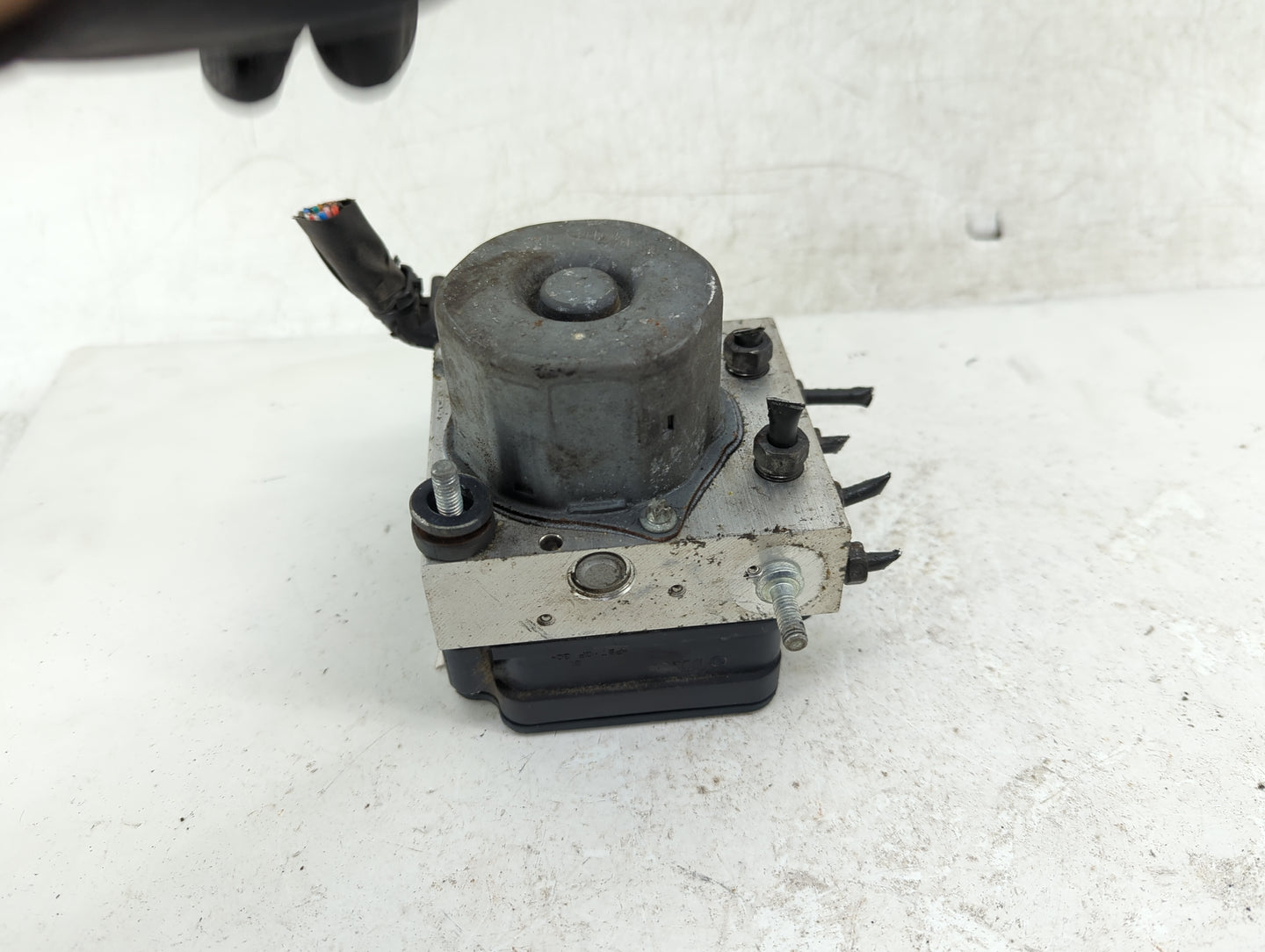 2015 Subaru Impreza ABS Pump Control Module Replacement P/N:2265106452 0265956212 Fits OEM Used Auto Parts - Oemusedautopart