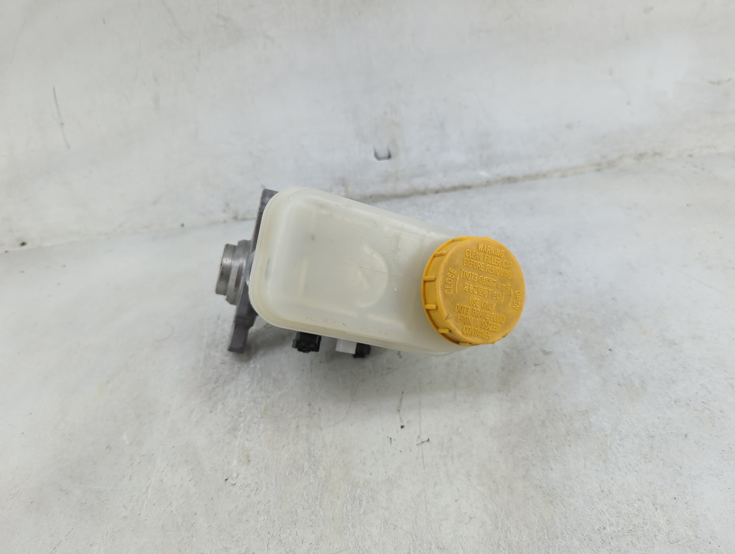 2012-2015 Subaru Impreza Brake Master Cylinder 1490394 - Oemusedautoparts1.com