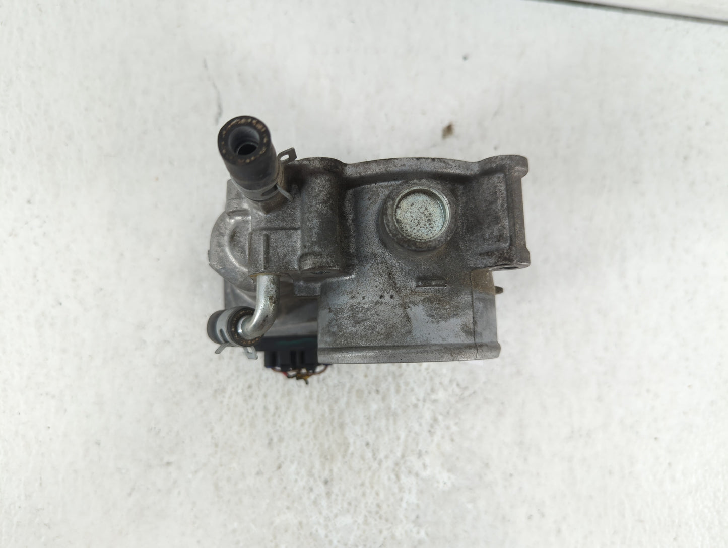 2012-2016 Subaru Impreza Throttle Body P/N:16112AA380 Fits Fits 2011 2012 2013 2014 2015 2016 2017 OEM Used Auto Parts - Oem