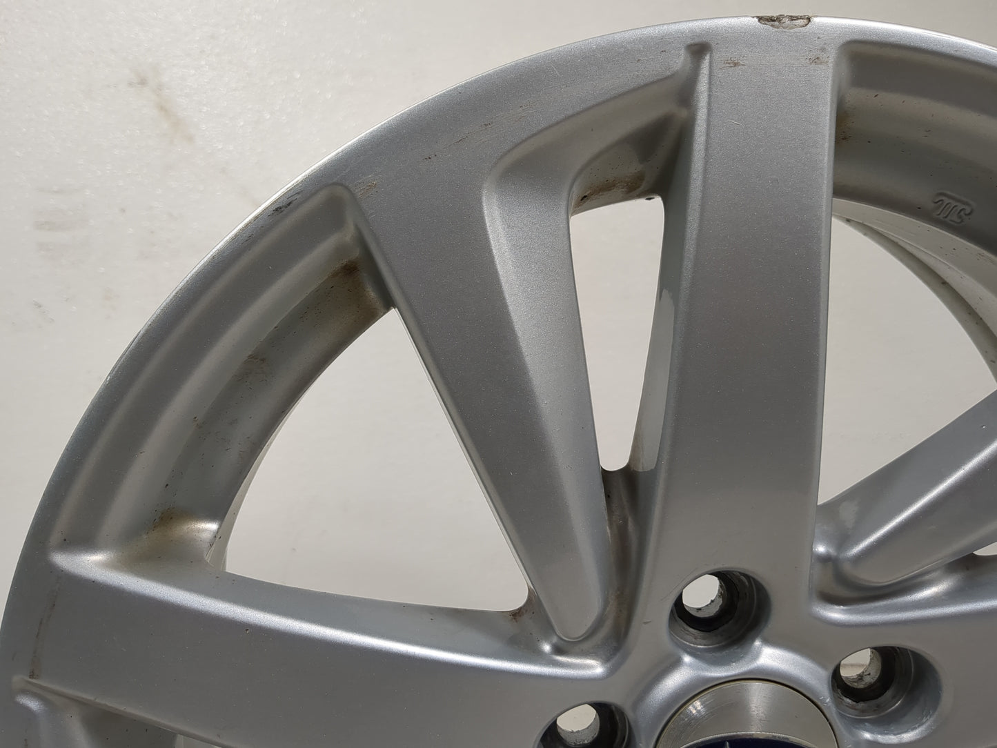 2015-2016 Subaru Impreza Oem Wheel Rim 5000484 - Oemusedautoparts1.com