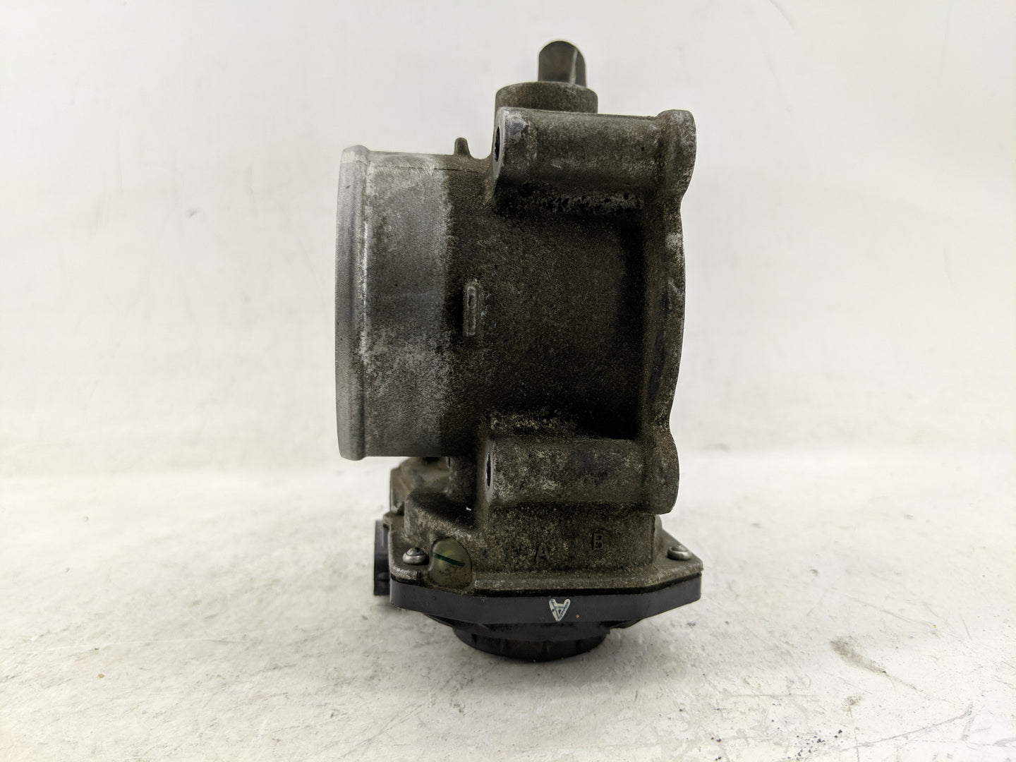 2013-2019 Subaru Legacy Throttle Body P/N:16112AA38A Fits Fits 2013 2014 2015 2016 2017 2018 2019 OEM Used Auto Parts - Oemu