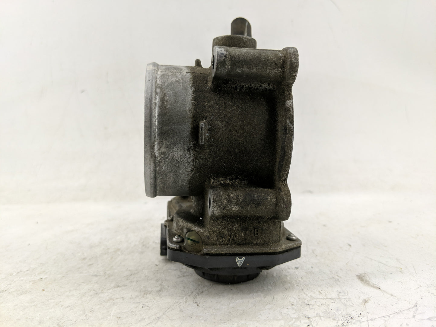 2013-2019 Subaru Legacy Throttle Body P/N:16112AA38A Fits Fits 2013 2014 2015 2016 2017 2018 2019 OEM Used Auto Parts - Oemu