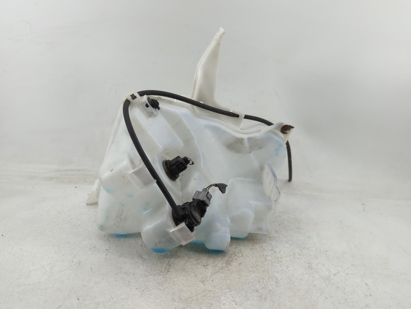 2015-2019 Subaru Legacy Windshield Washer Fluid Reservoir Bottle Oem - Oemusedautoparts1.com