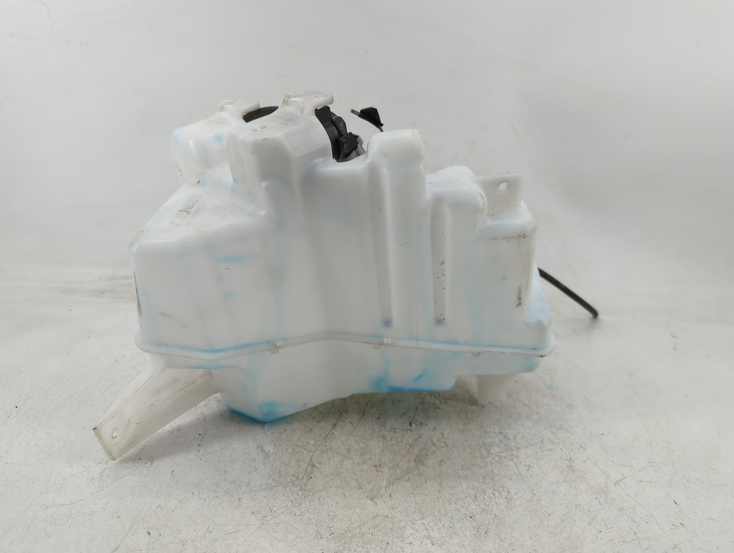 2015-2019 Subaru Legacy Windshield Washer Fluid Reservoir Bottle Oem - Oemusedautoparts1.com