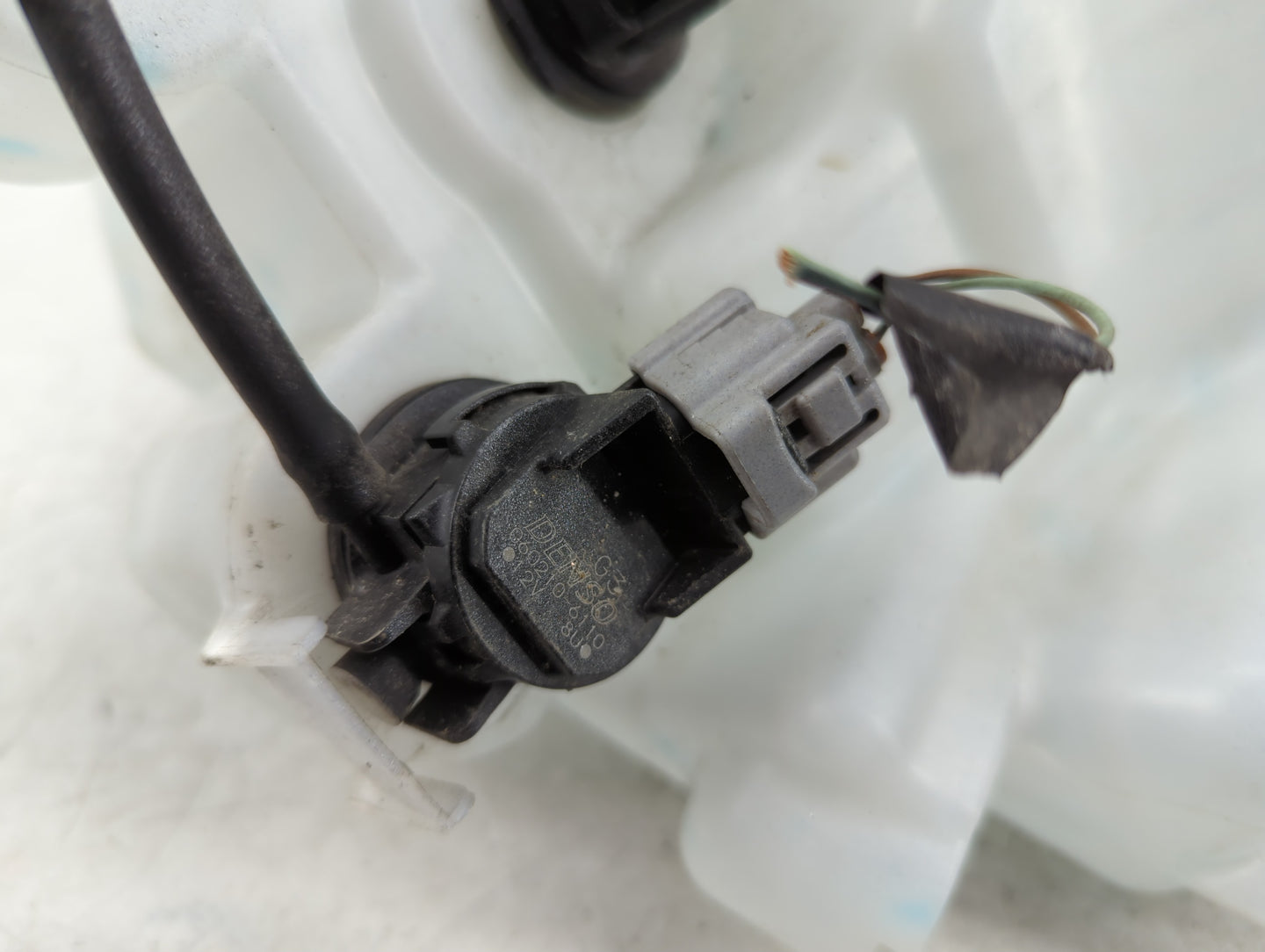 2015-2019 Subaru Legacy Windshield Washer Fluid Reservoir Bottle Oem - Oemusedautoparts1.com
