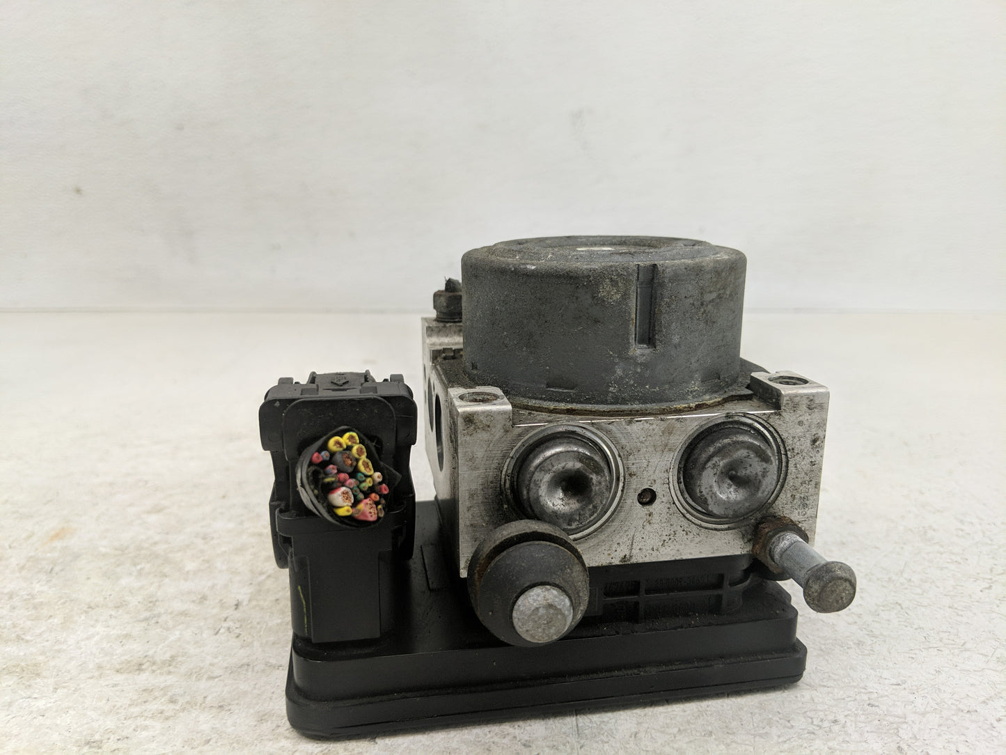 2015 Subaru Legacy ABS Pump Control Module Replacement P/N:27536AL00A Fits OEM Used Auto Parts - Oemusedautoparts1.com