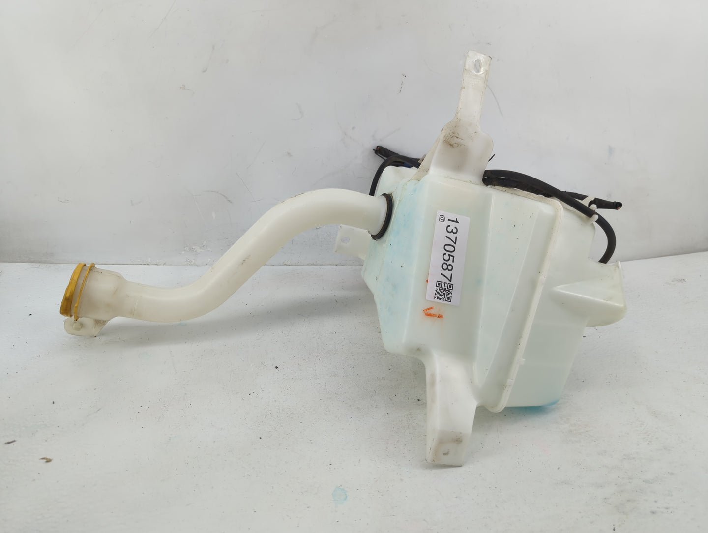 2015-2019 Subaru Legacy Windshield Washer Fluid Reservoir Bottle Oem - Oemusedautoparts1.com