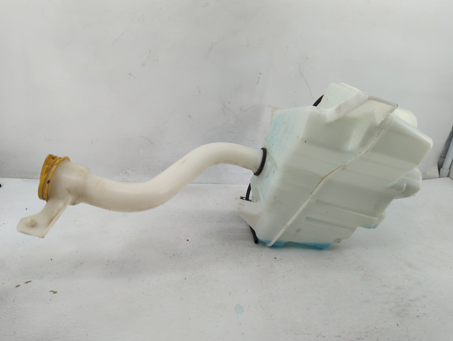 2015-2019 Subaru Legacy Windshield Washer Fluid Reservoir Bottle Oem - Oemusedautoparts1.com