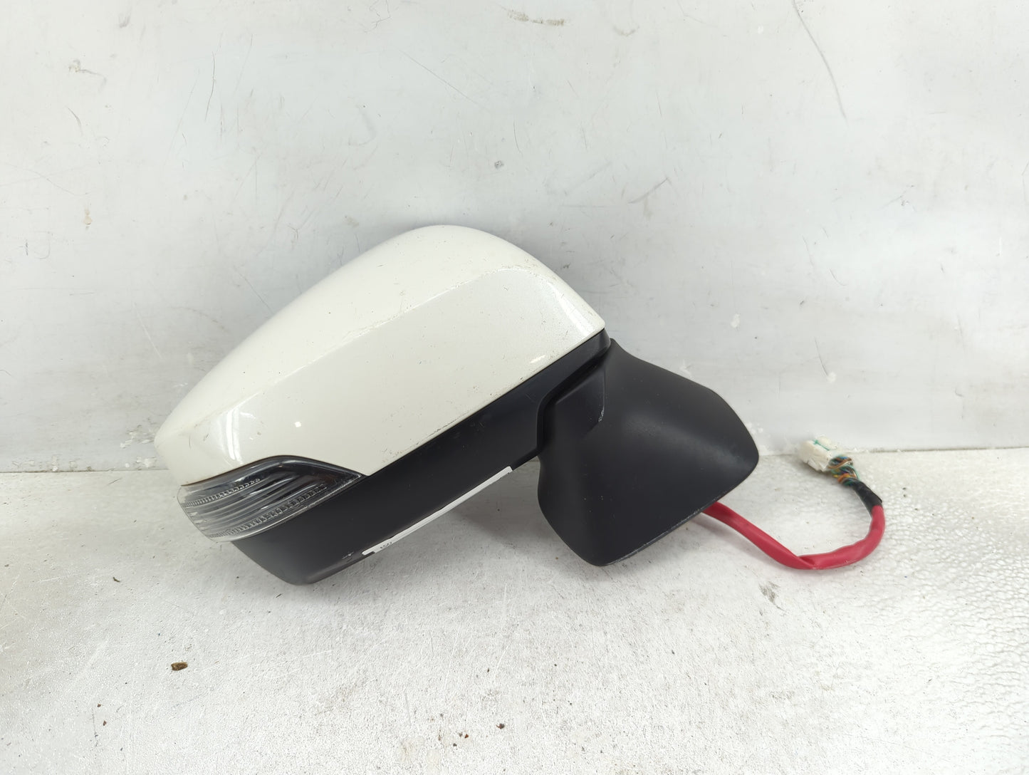 2015-2017 Subaru Legacy Driver Side View Mirror - Left Door Mirror OEM Used - Oemusedautoparts1.com
