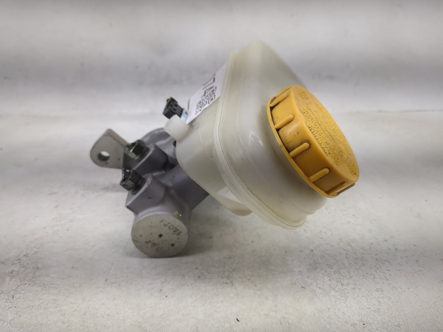 2015-2017 Subaru Legacy Brake Master Cylinder 1492074 - Oemusedautoparts1.com